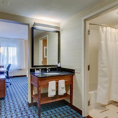 Fairfield Inn By Marriott Amesbury Exterior foto